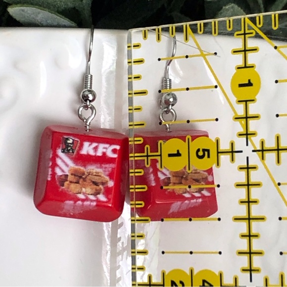 New KFC Popcorn Chicken Package Dangling Handmade Earrings Fast Food Fun Gift - Picture 3 of 3